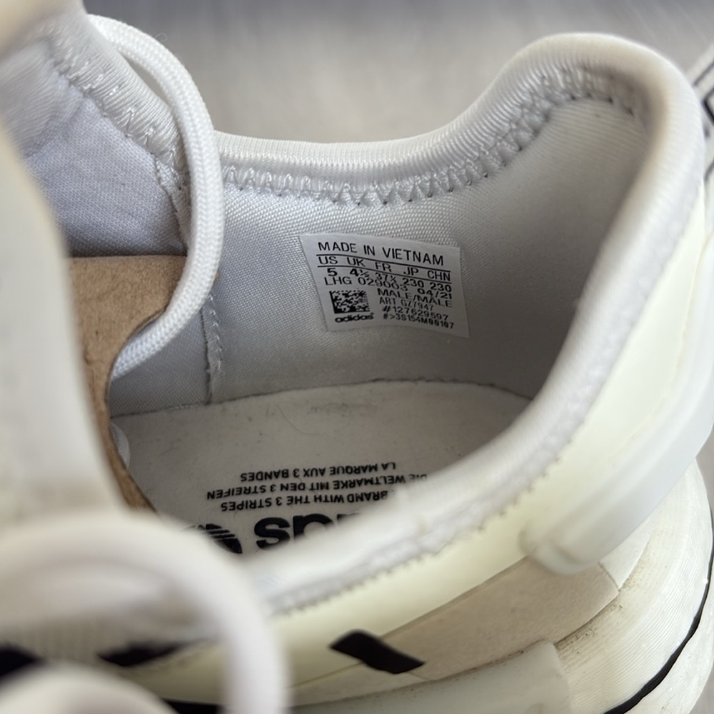 Adidas NMD R1 - Picture 9 of 10